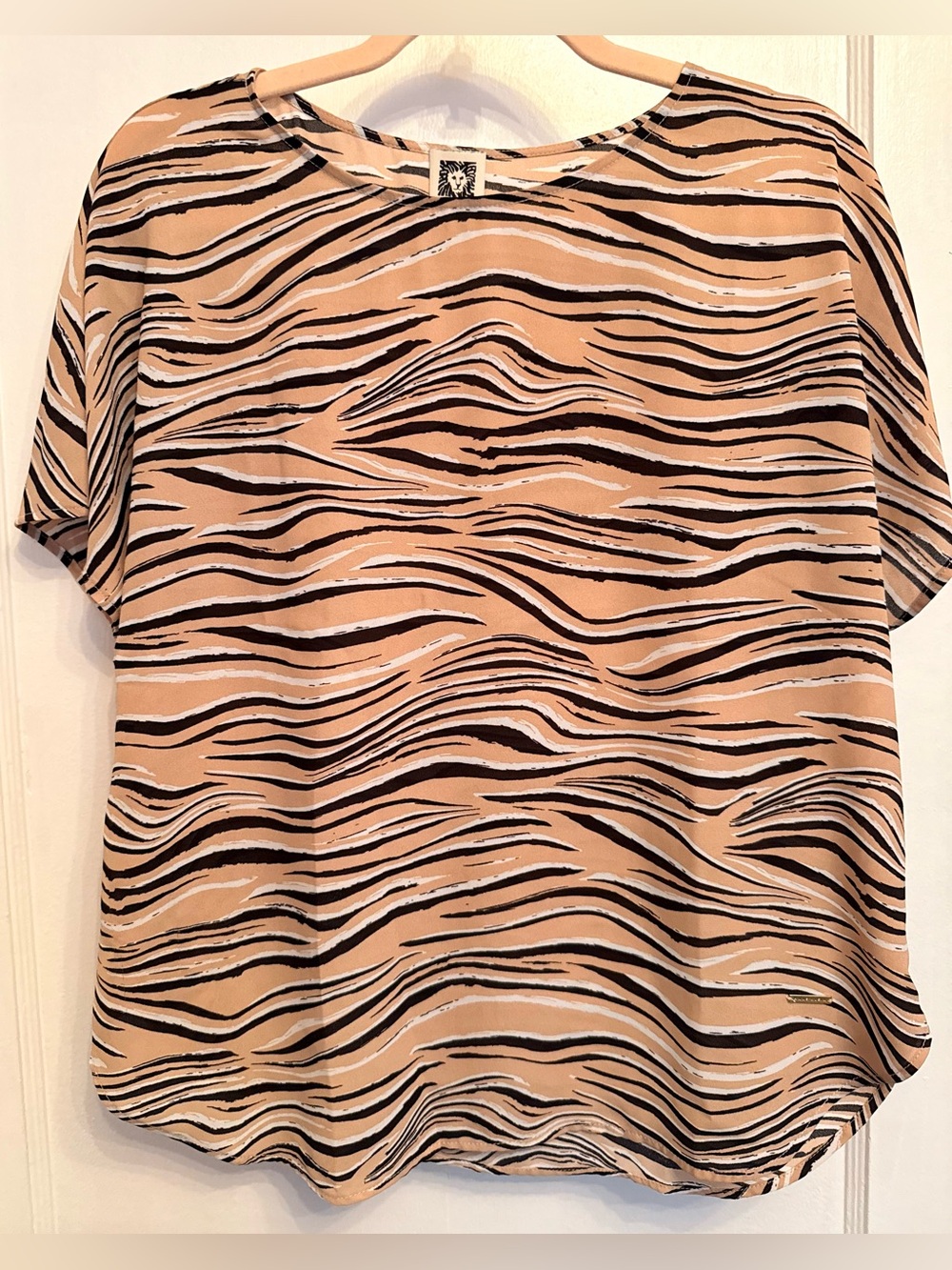 EUC Anne Klein Women's Beige Black Pattern Short Sleeve Top